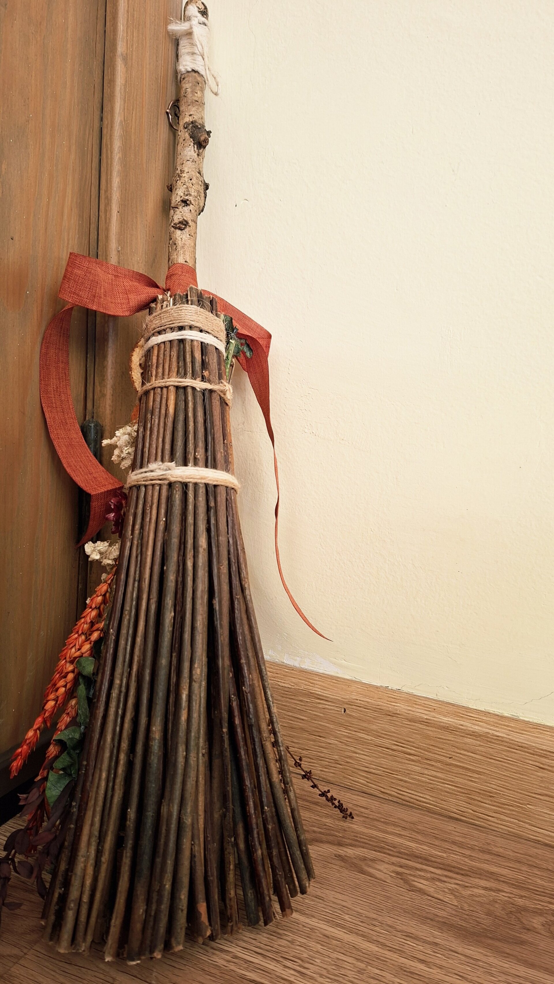 Escoba decorativa grande rústica - 4