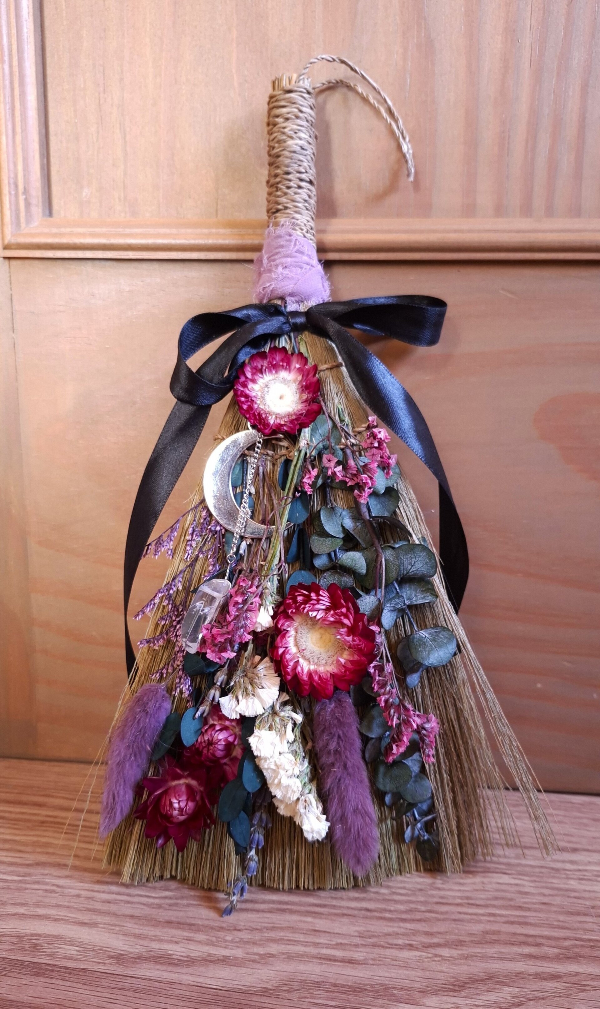 Escoba Morada con Hierba de Pampa - 3